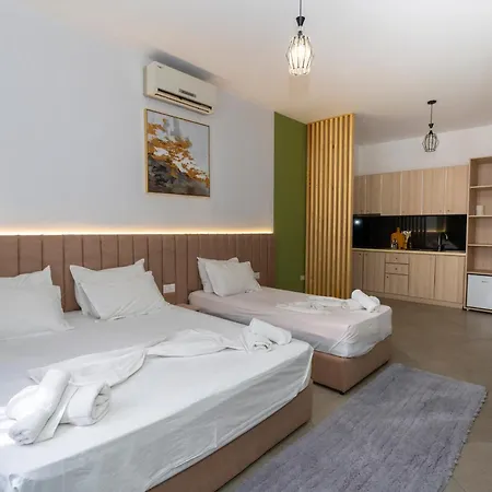 Hotel L