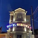 L