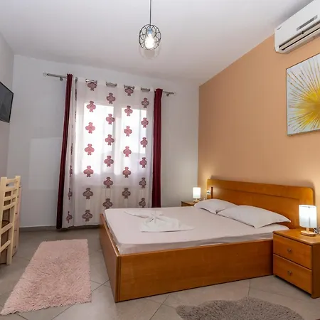 Hotel L