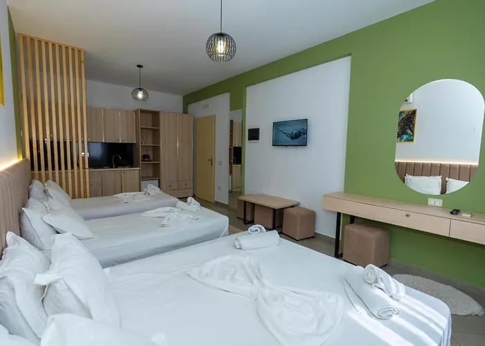 מלון L שקודר