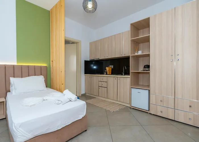 מלון L שקודר